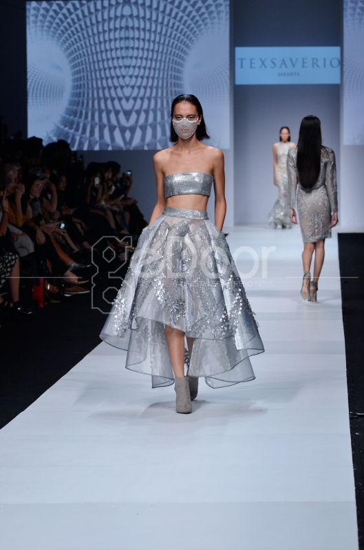 Puluhan Model Membawakan Koleksi Para Desainer Dengan Anggun Di Indonesia Fashion Forward
