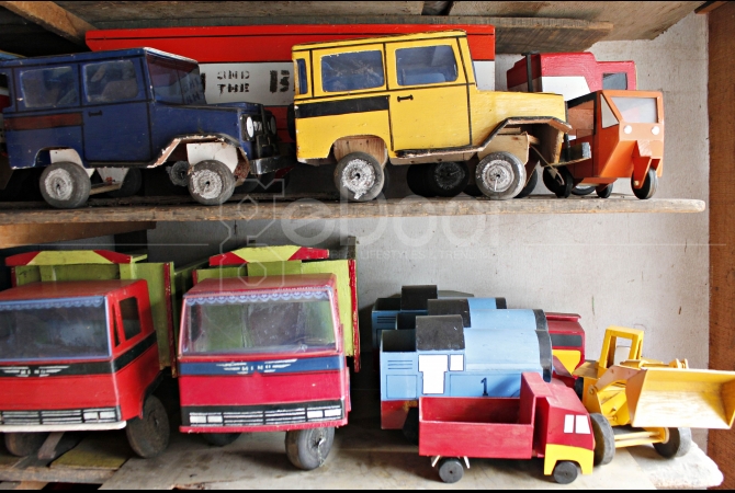 Mobil Truk Mainan Kayu - All Desain