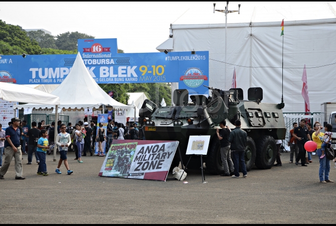Anoa, kendaraan milik TNI ikut meramaikan Tumplek Blek 2015
