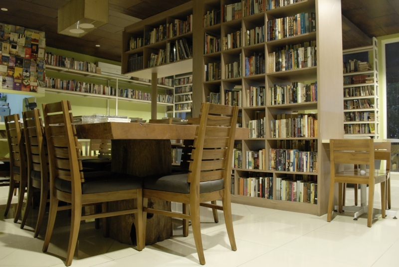 Cafe Dengan Konsep Perpustakaan Di Jakarta