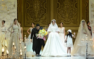 14 Tahun Berkarya, Ivan Gunawan Persembahkan Koleksi Gaun Pengantin