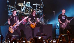 Alter Bridge Tampil Beringas Di Jakarta