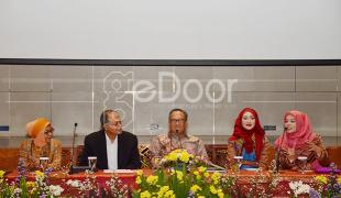 “Dian Pelangi, From Indonesia To The World” Menuju Indonesia Menjadi Pusat Fashion Muslim Dunia