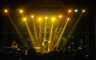 Foto-Foto Serunya Konser Ketiga Owl City Di Jakarta Foto-Foto Serunya Konser Ketiga Owl City Di Jakarta