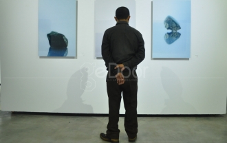 Kinez Reza Gelar Pameran Tunggal 'Selubung Bening' Kinez Reza Gelar Pameran Tunggal 'Selubung Bening'