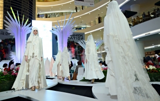 Kolaborasi Wardah Cosmtics Dengan Empat Desainer Busana Muslim