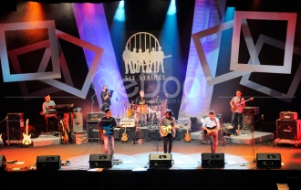 Konser Six String Ajang Kolaborasi Apik 6 Gitaris Indonesia