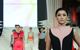 Parade Empat Desainer Tiga Negara Di Fashion Nation 2015