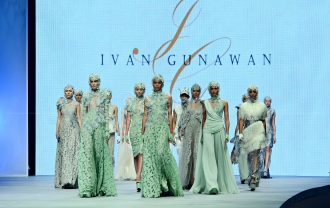 Persembahan Terbaru Ivan Gunawan Di Indonesia Fashion Week 2015