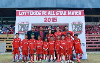 Pertandingan Seru Antara Lotte Kids FC Melawan Indonesia All-Star
