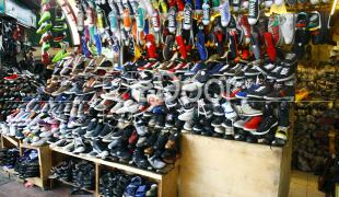 Ragam Sepatu Blok M Dari Eceran Hingga Online