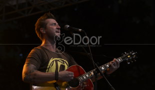 Secondhand Serenade Feat Veronica Ballestrini Tampil Di JakCloth 2014