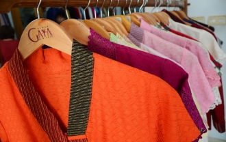 Tenun Gaya Kembangkan Fashion Dari Tenun Yang Ready to Wear