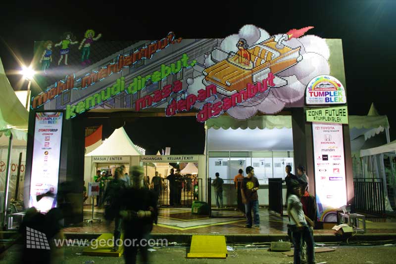 Tumplekblek Otobursa Senayan 2012